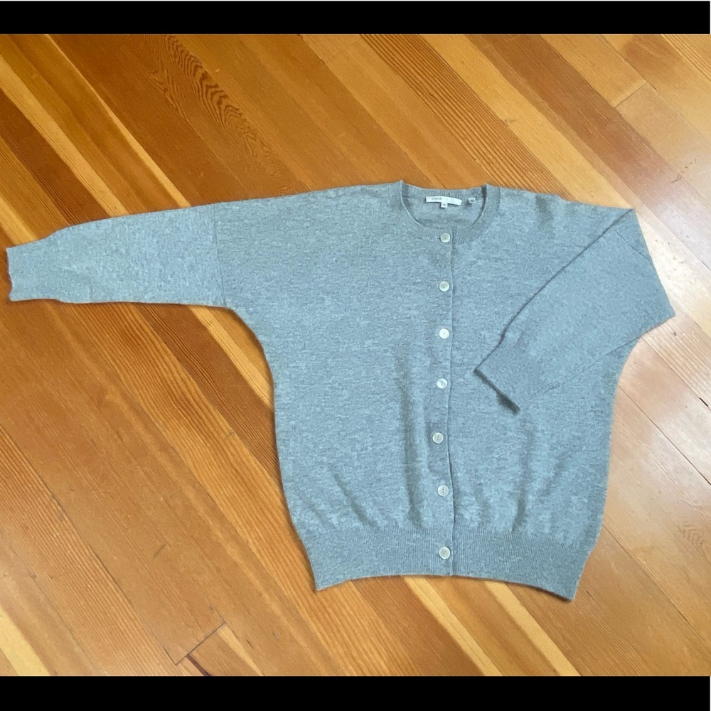 Vince light grey Pearl color 100% cashmere cardigan sweater size M